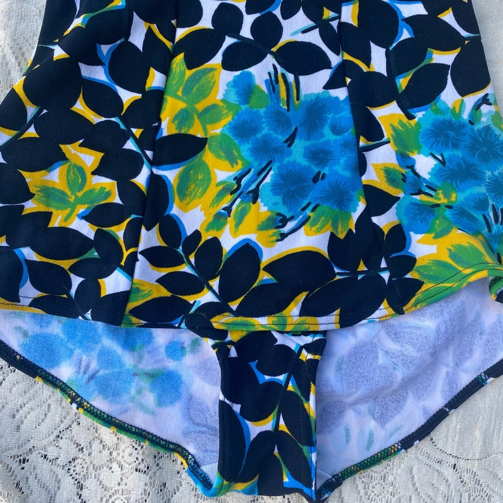 Bathing Suit - Picture 7 of 10